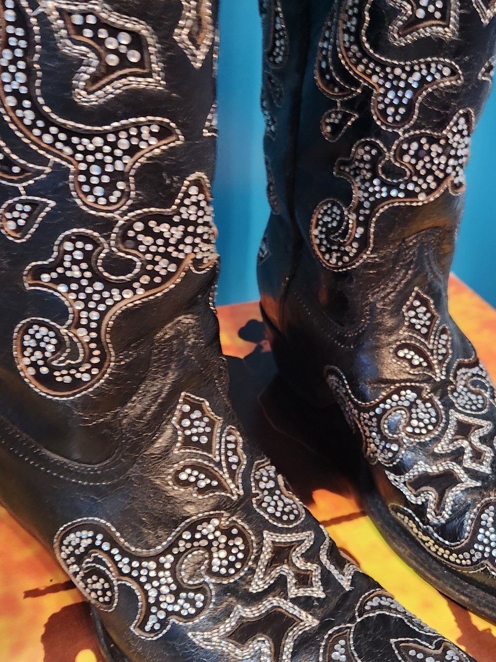 Like New🔥 Only Worn Few Times Women’s Black Western Boots with Inlay & Crystals - Picture 8 of 10